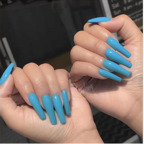 Artificial nail tips in modern style Bowlift
