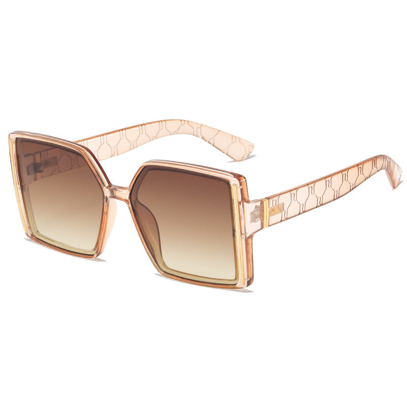 Women’s fashionable sunglasses in retro-inspired design Bowlift