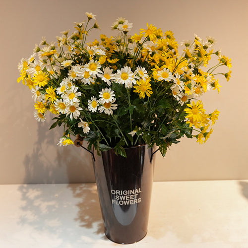 Artificial bouquet with intricate floral splendor Bowlift