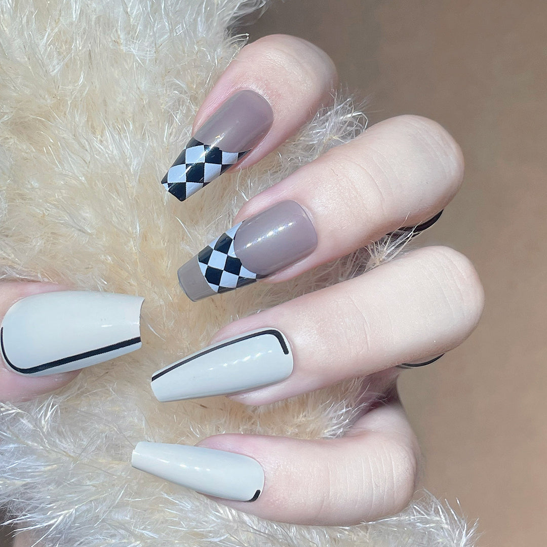 Trendy Long Press-On Nail Set with Checkerboard and Solid Design Bowlift