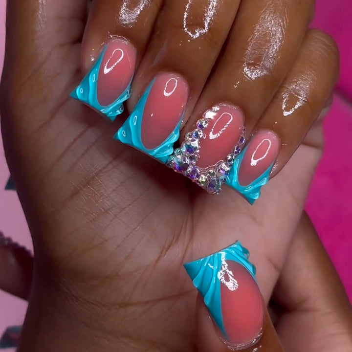 Decorative Press-On Nail Art Extensions with Rhinestone Accents Bowlift