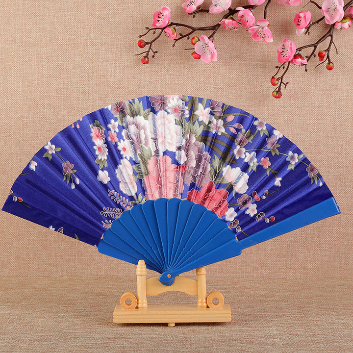 Ladies decorative fan Bowlift