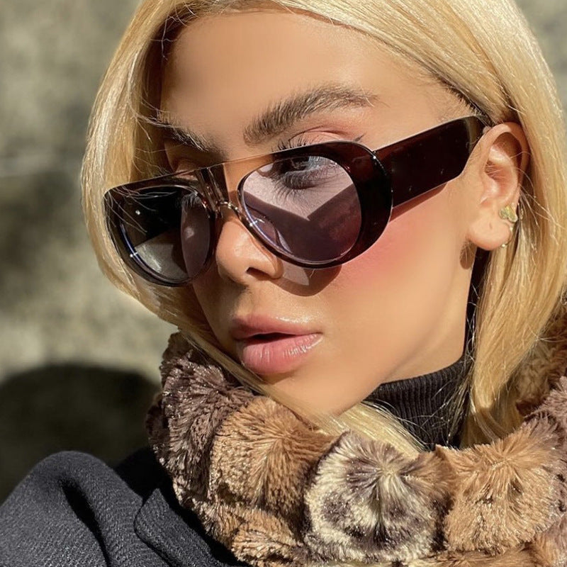 Women contemporary sunglasses with innovative design Bowlift