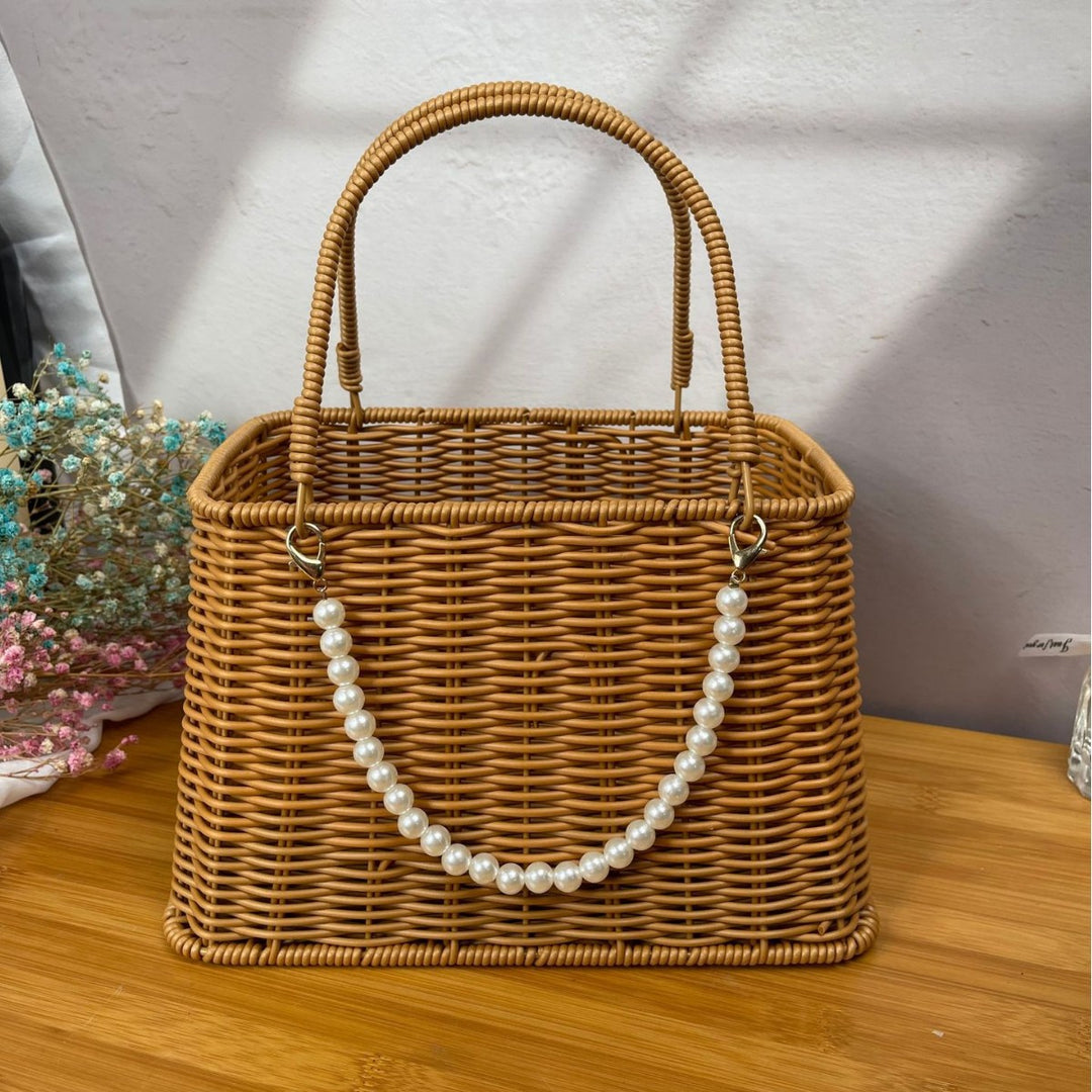 Women's stylish rattan container with pearl handle Bowlift