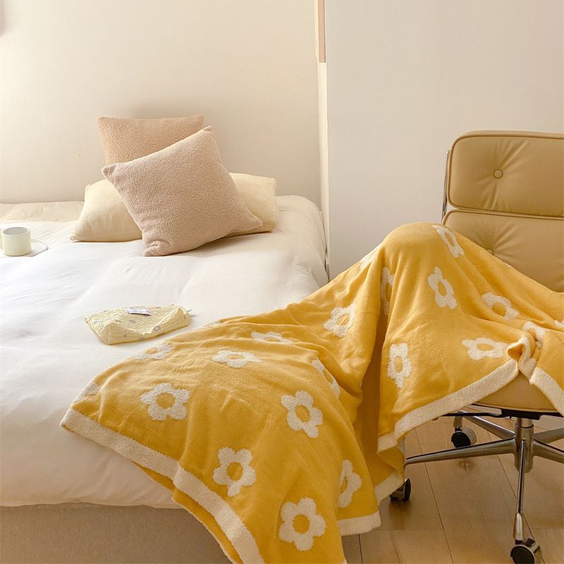 Unisex Cozy Blanket with Floral Design Bowlift