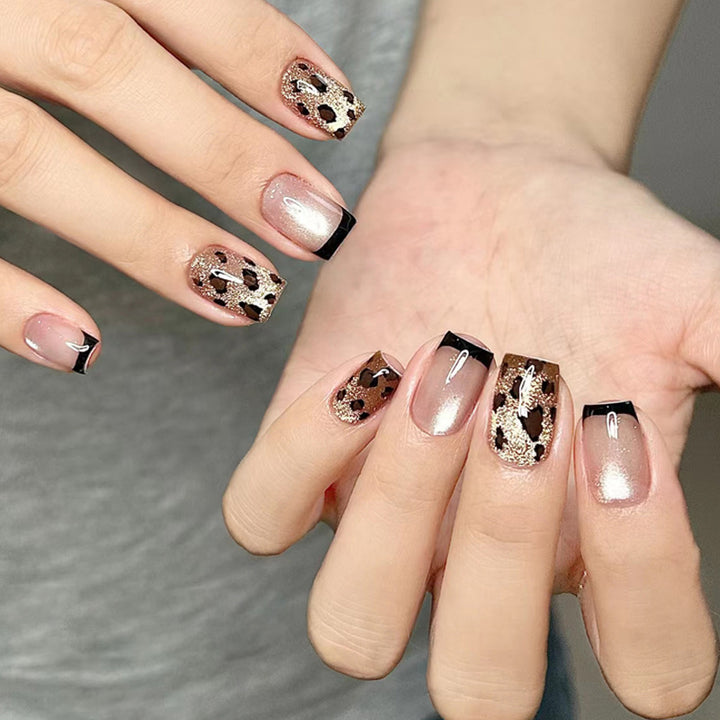 Decorative Nail Art Press-On Set with Rhinestone Accents Bowlift
