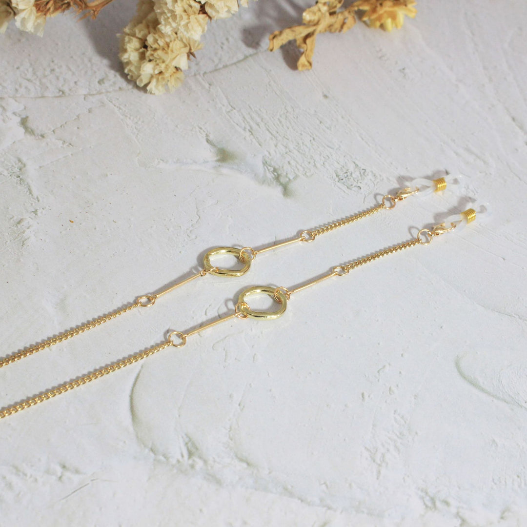 Elegant necklace with geometric details Bowlift