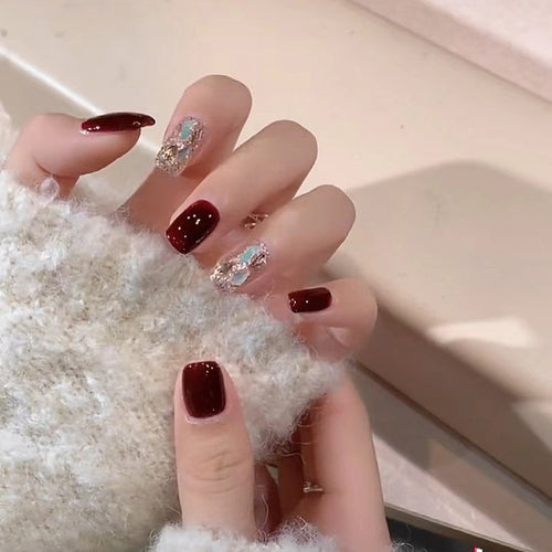 Glamorous Accent Press-On Nail Set Bowlift