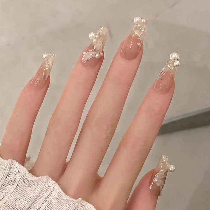 Artificial nails with pearl design and elegant decoration Bowlift
