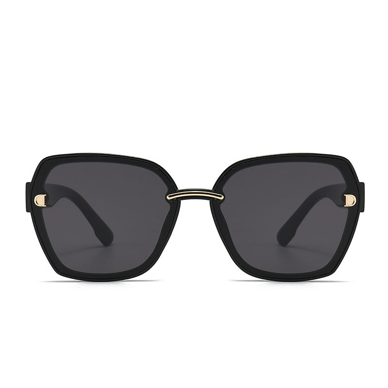 Ladies' sunglasses with a stylish, square frame and elegant details Bowlift