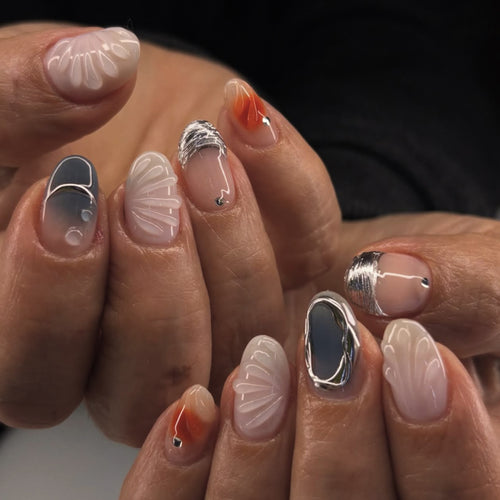 Artistic Gel Nails with Elegant Chrome Effect Bowlift