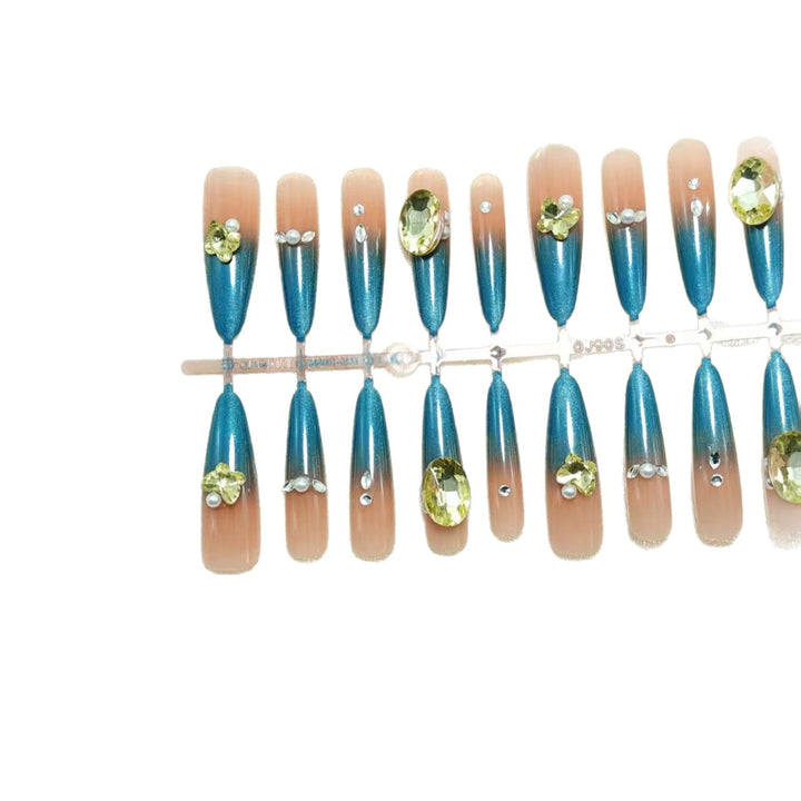 Artificial Nails in Elegant Stiletto Style with Sparkling Accents Bowlift