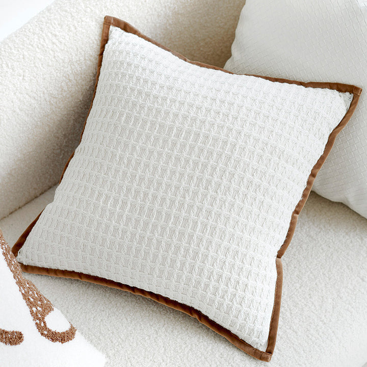 Women's Structured Pillowcase with Elegant Edge Bowlift