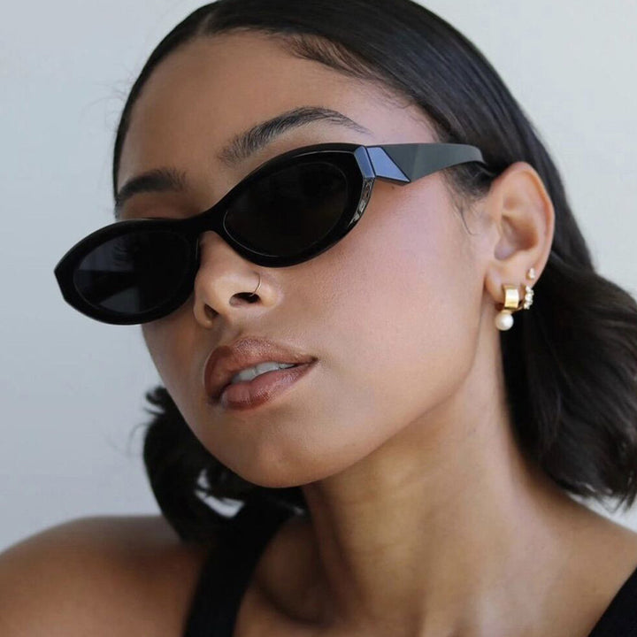 Ladies Cat-Eye Sunglasses with Stylish Frame Bowlift