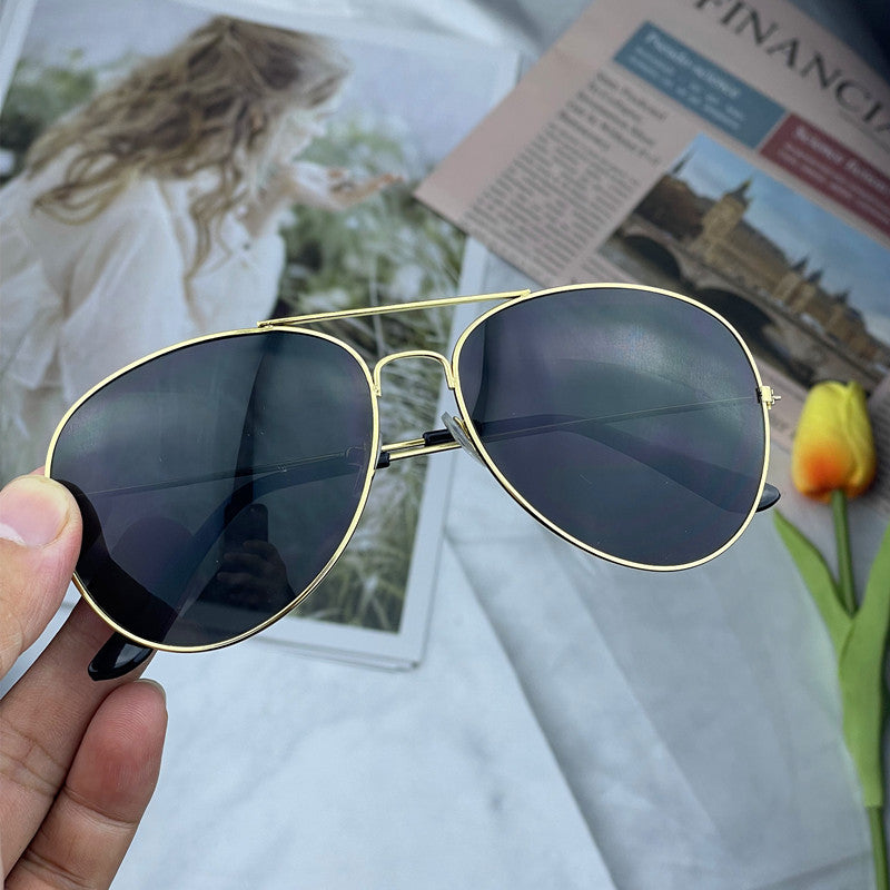 Vintage-Inspired Aviator Sunglasses Bowlift
