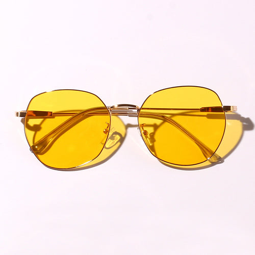 Women's striking geometric sunglasses with UV protection Bowlift