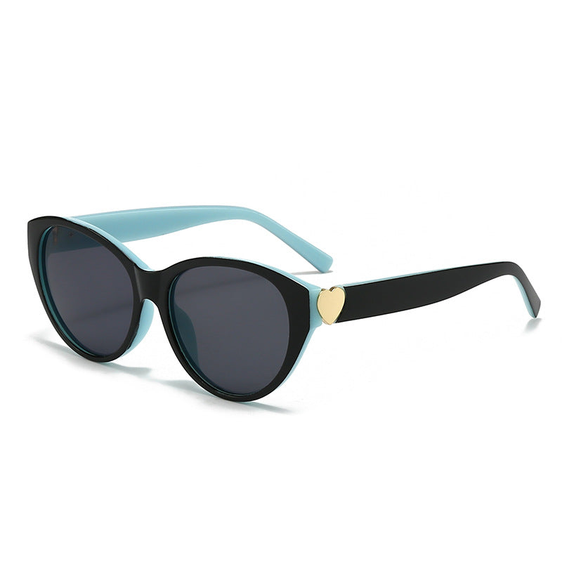 Women Cat-Eye Sunglasses with Heart Design Bowlift