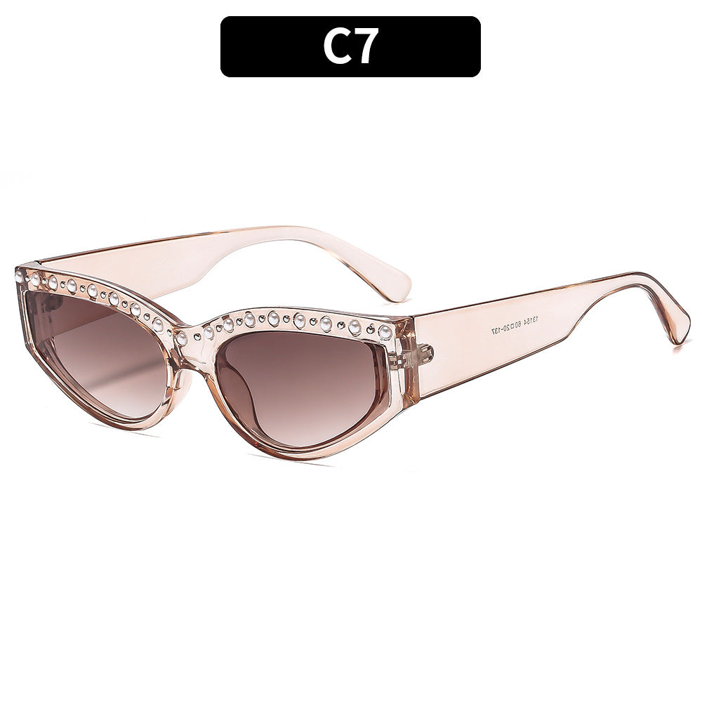 Vintage-Inspired Rhinestone-Trimmed Cat-Eye Sunglasses