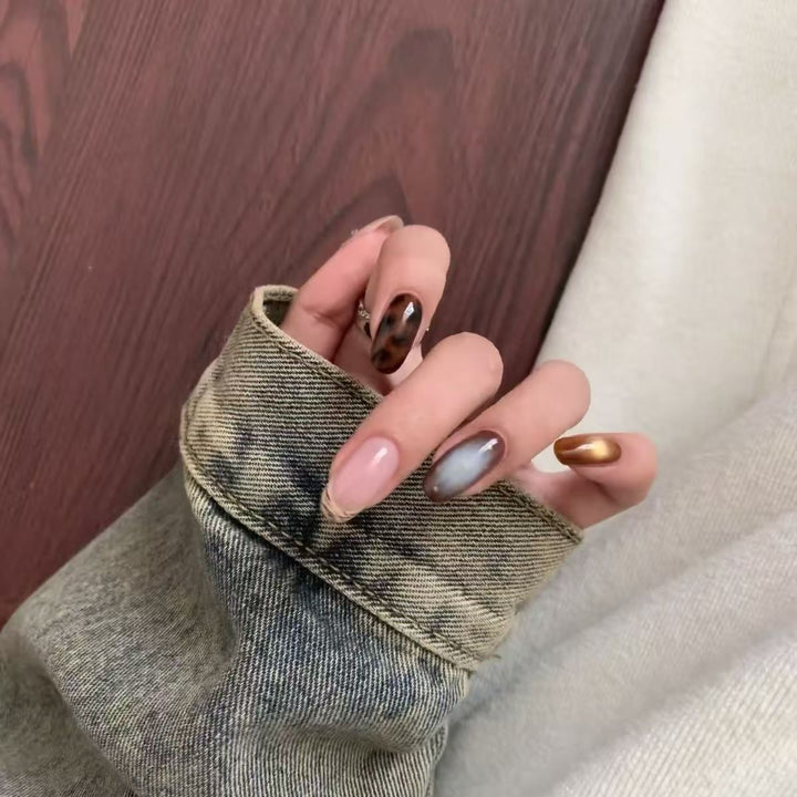 Trendy Press-On Nail Art Bowlift