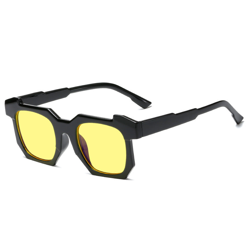 Ladies geometric sunglasses with striking, high-quality plastic frame Bowlift