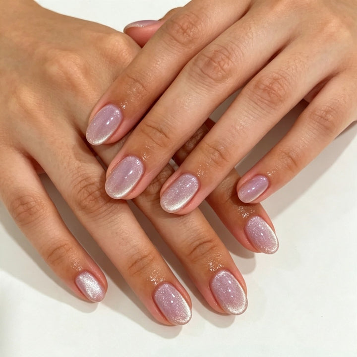 Elegant Artificial Nails with Shimmering Ombre Effect Bowlift