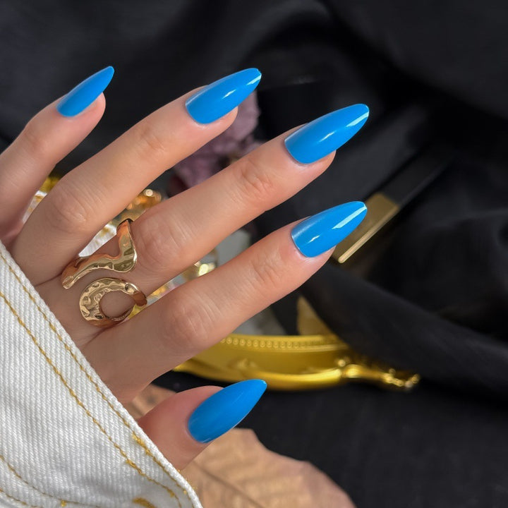 Elegant artificial nails with pointed design Bowlift