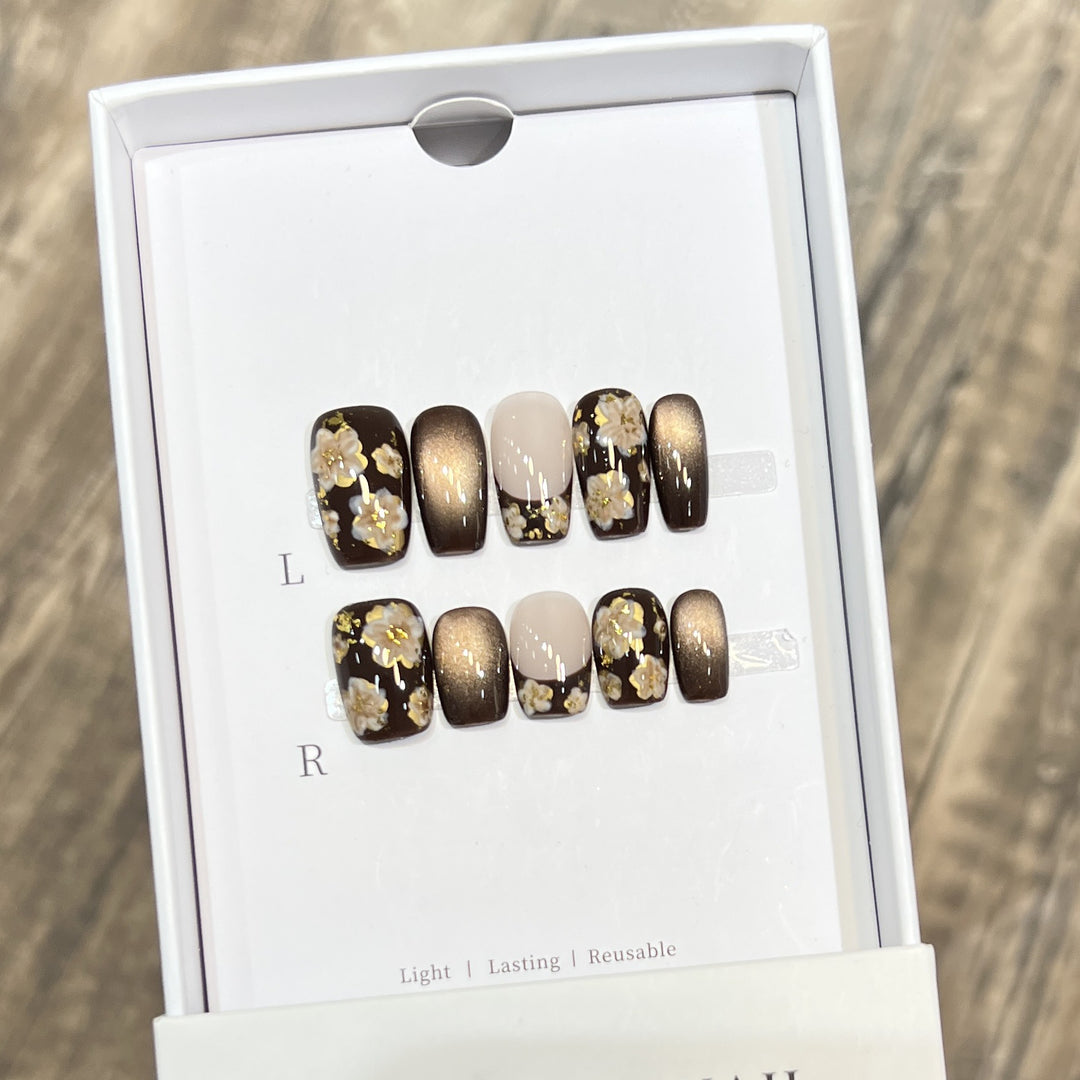 Artistic Floral-Embellished Press-On Nail Set Bowlift