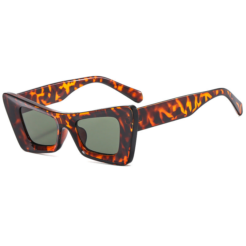 Women's trendy sunglasses with angular design Bowlift