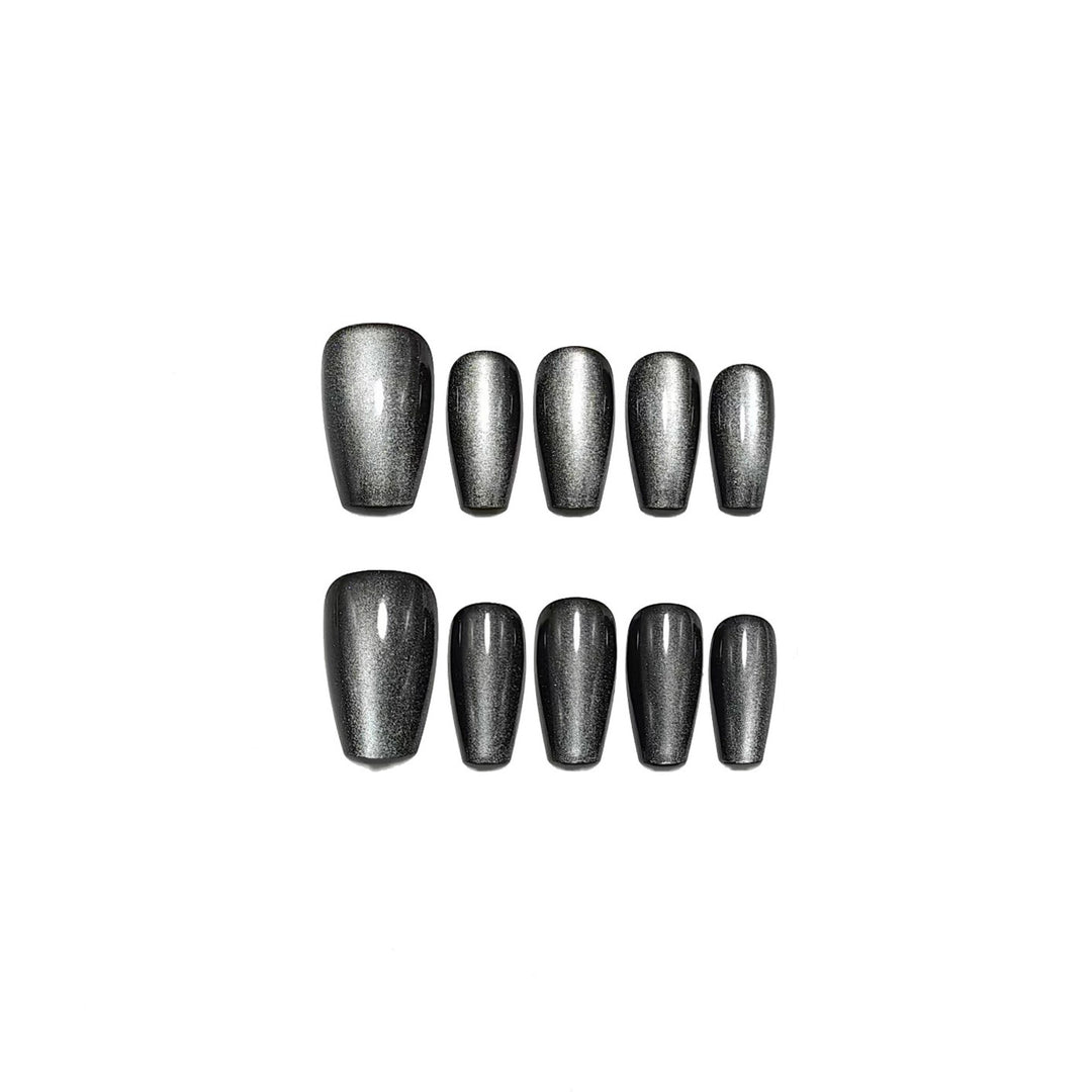 Nail art set with elegant metallic finish Bowlift