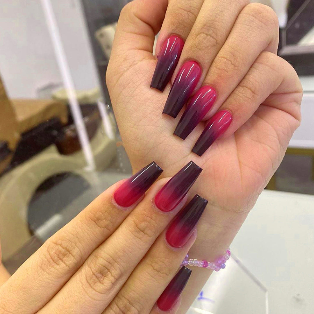 Artificial nail extensions with ombre effect Bowlift