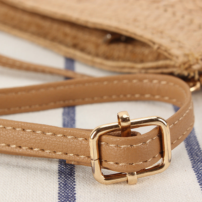 Elegant Shoulder Bag in Modern Striped Design Bowlift
