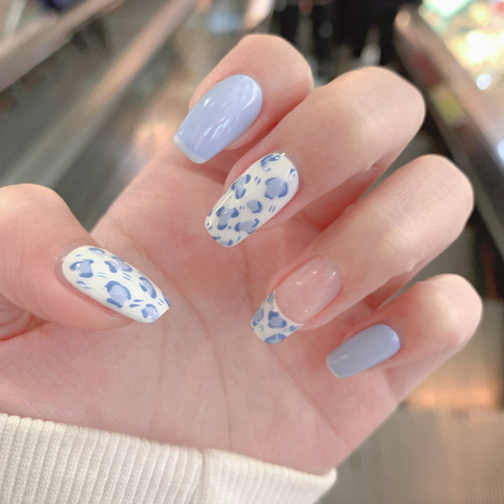 Artful nail art in modern leopard design Bowlift