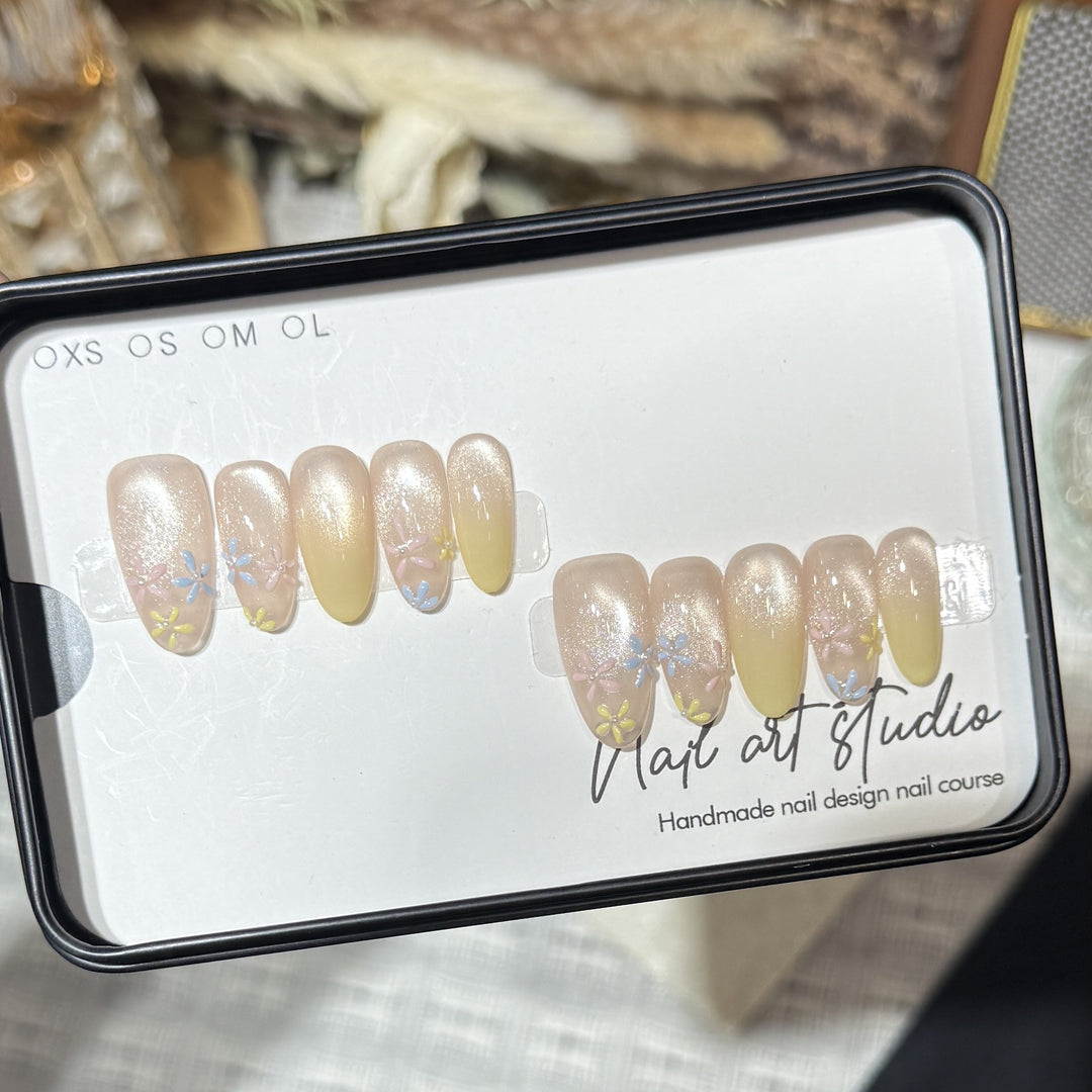 Stylish Press-On Nail Set with Floral Design Bowlift