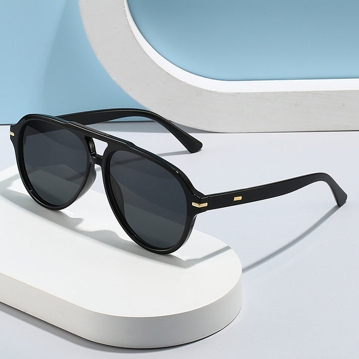 Women's fashionable sunglasses with stylish tortoise frame Bowlift