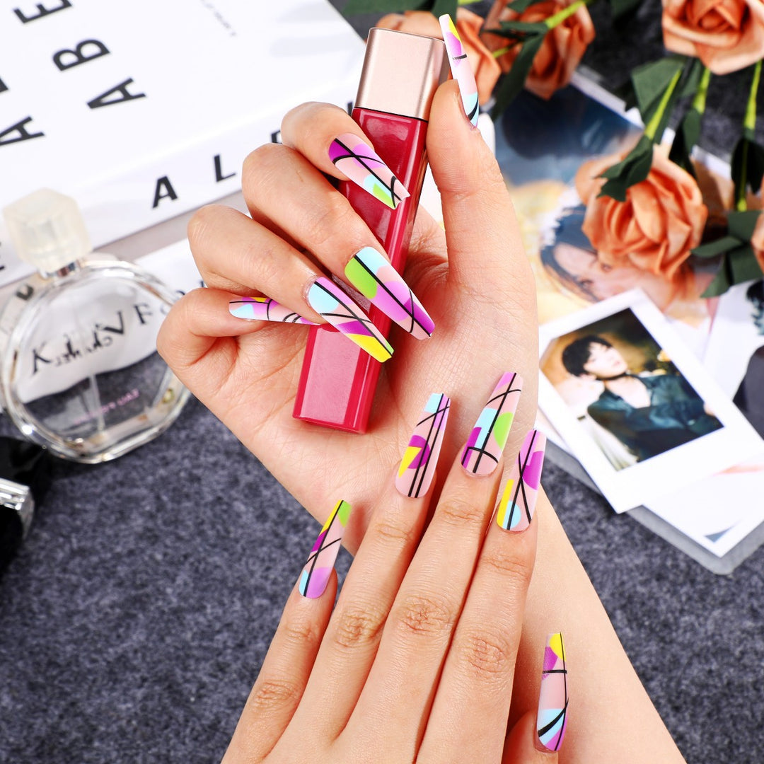 Artificial nails in modern geometric design Bowlift