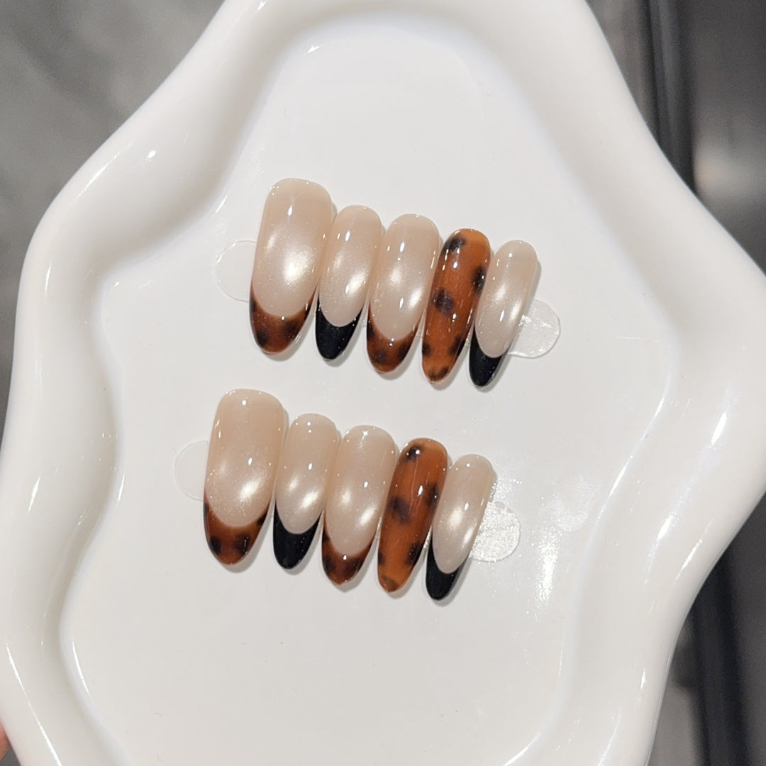 Exclusive art nail tips with elegant color gradient Bowlift