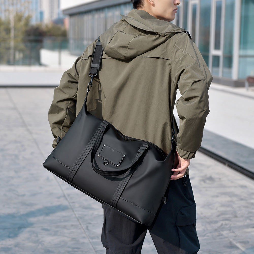 Sporty travel bag with stylish design and sturdy carrying handles Bowlift