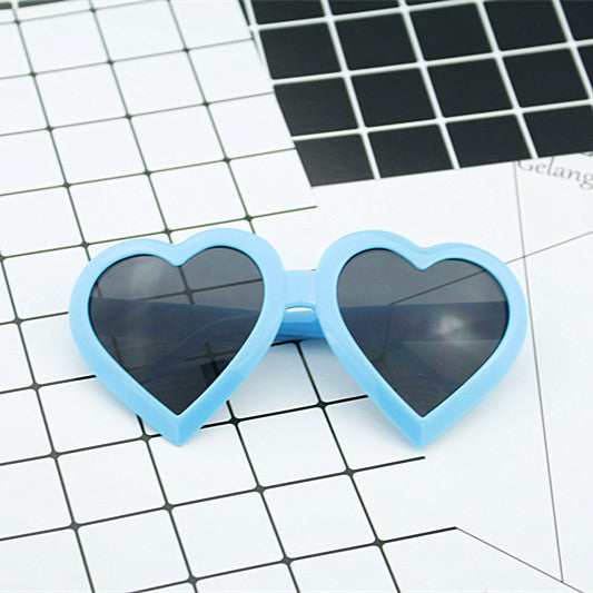 Women's Heart-Shaped Sunglasses in Modern Design Bowlift