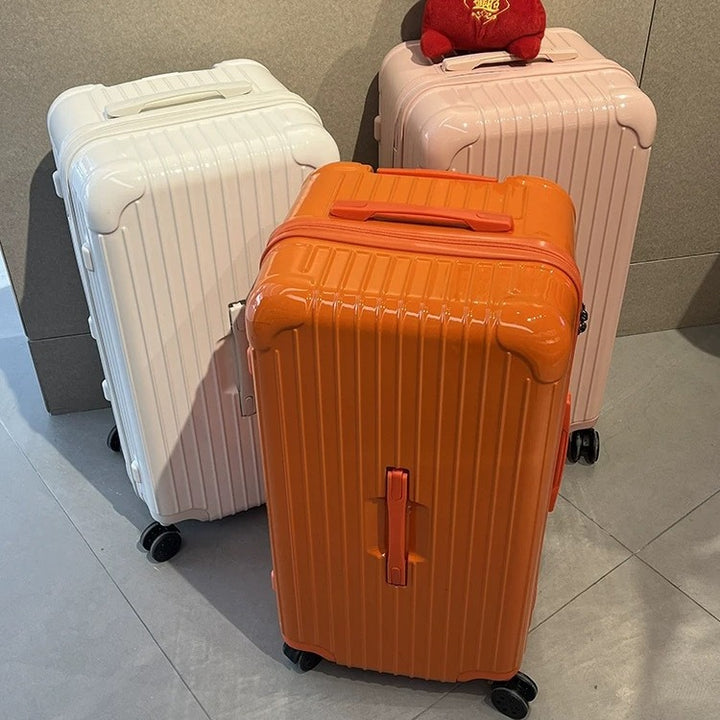 Smart Charging Rolling Suitcase Bowlift