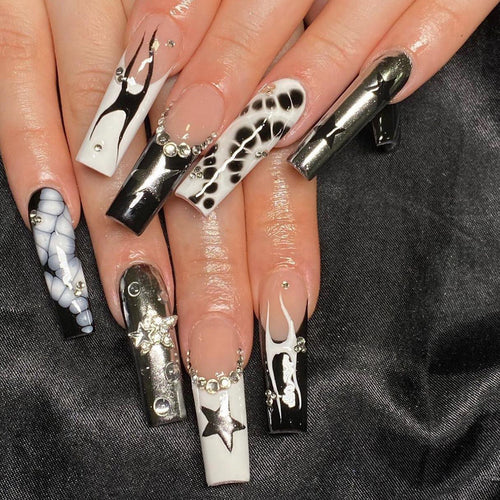 Artificial Nail Set with Glamour Accents Bowlift