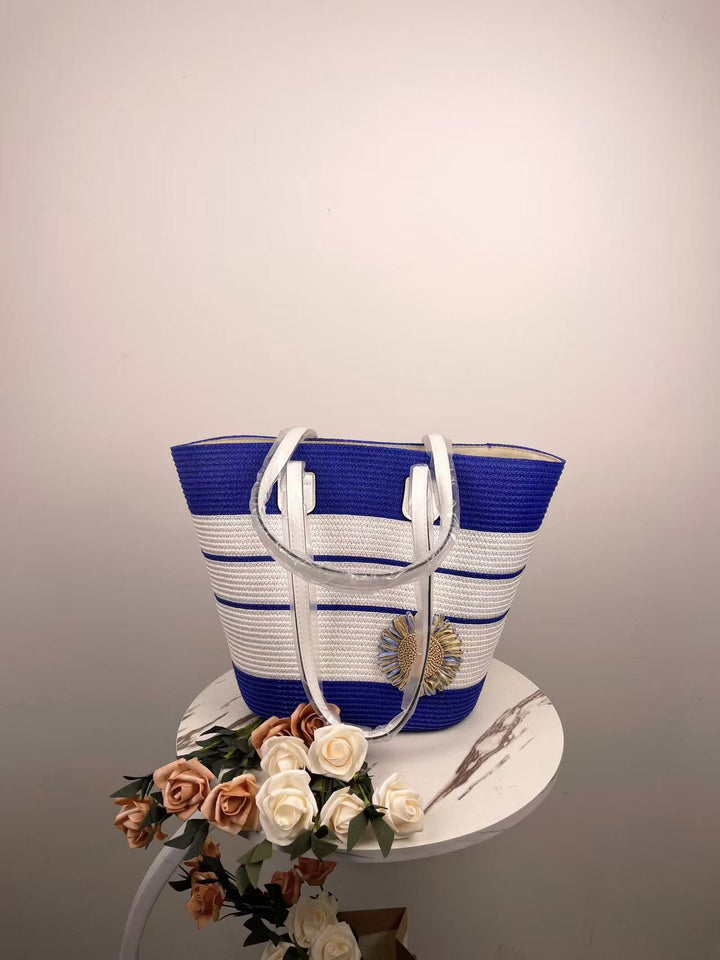 Elegant Beach Bag with Matching Sun Hat Bowlift