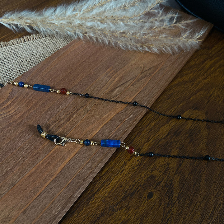 Necklace with Sparkling Crystals and Noble Accents Bowlift