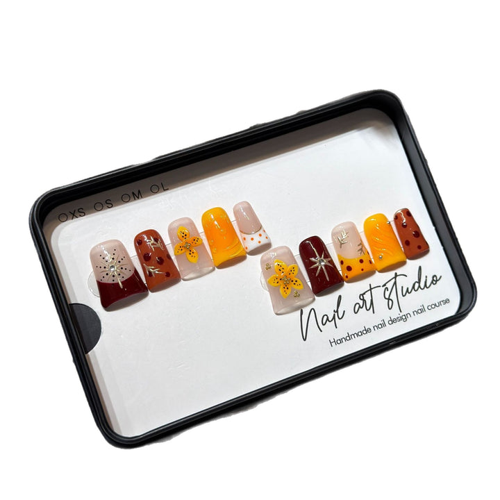 Handmade Floral Press-On Nail Set Bowlift