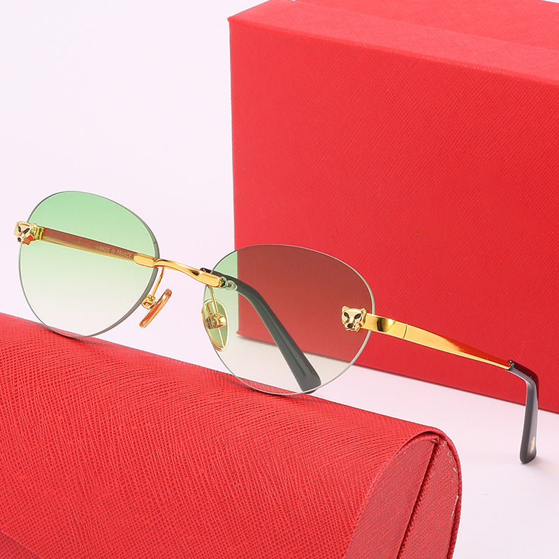 Ladies oval sunglasses with luxurious metallic accents Bowlift