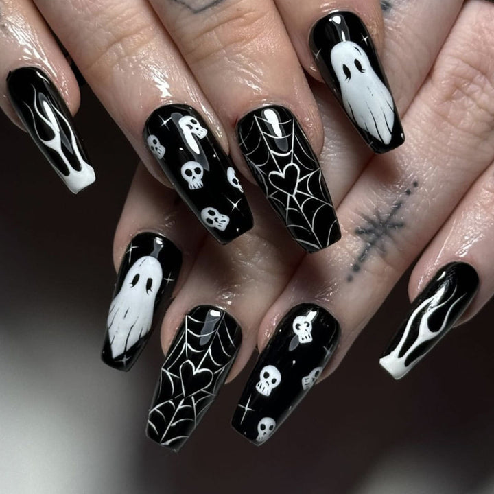 Halloween-Themed Acrylic Nail Set Bowlift