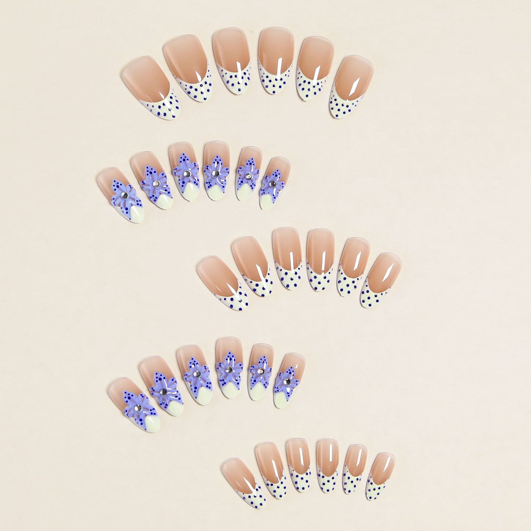 Artificial nails with delicate butterfly designs Bowlift