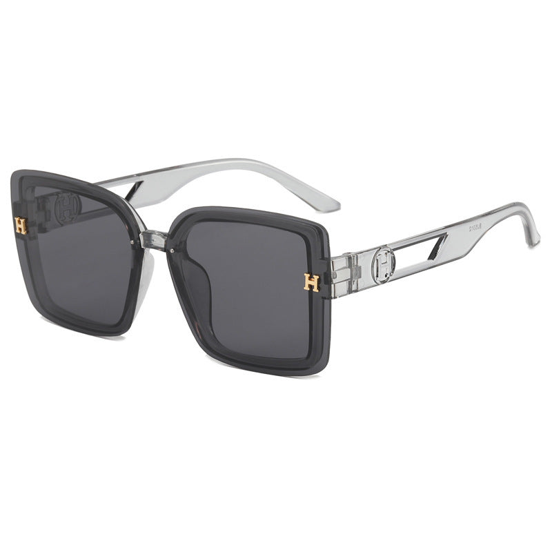 Women modern square sunglasses with elegant design Bowlift
