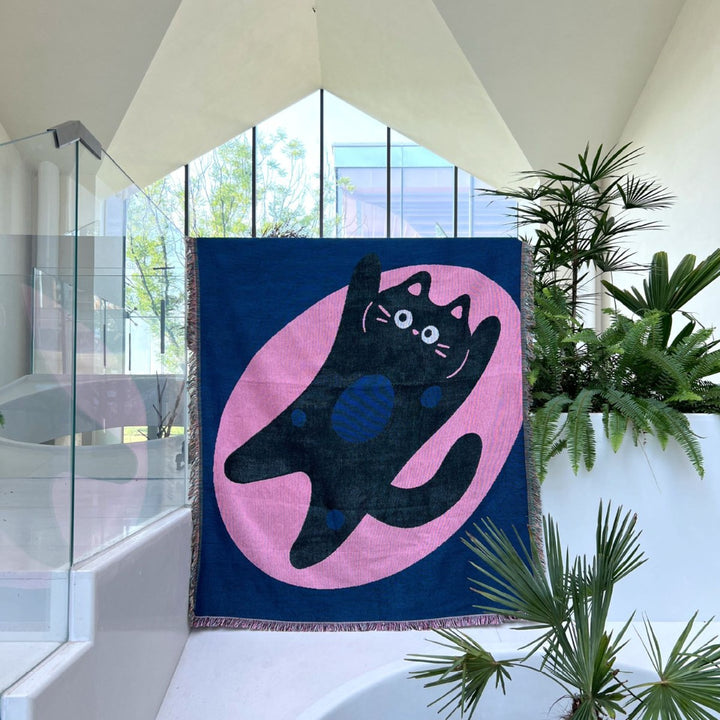Artistic Cat-Themed Woven Blanket