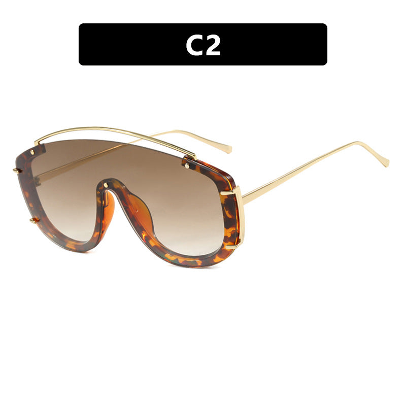 Ladies futuristic oversized sunglasses Bowlift