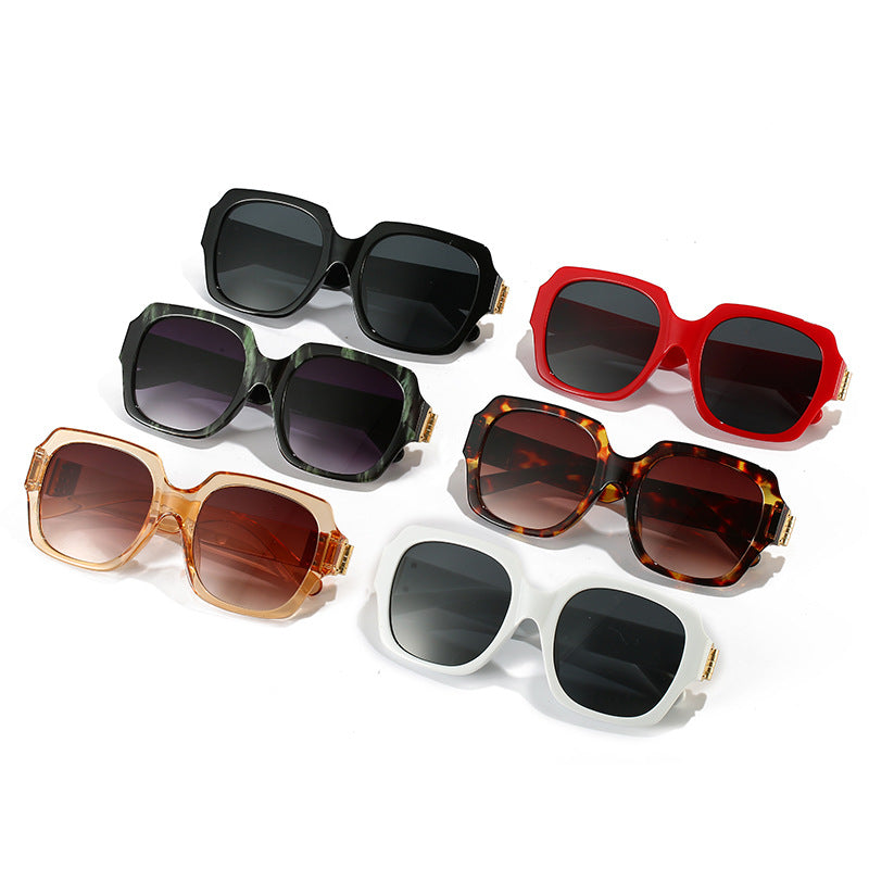 Women's fashionable oversized sunglasses with luxurious metal elements Bowlift